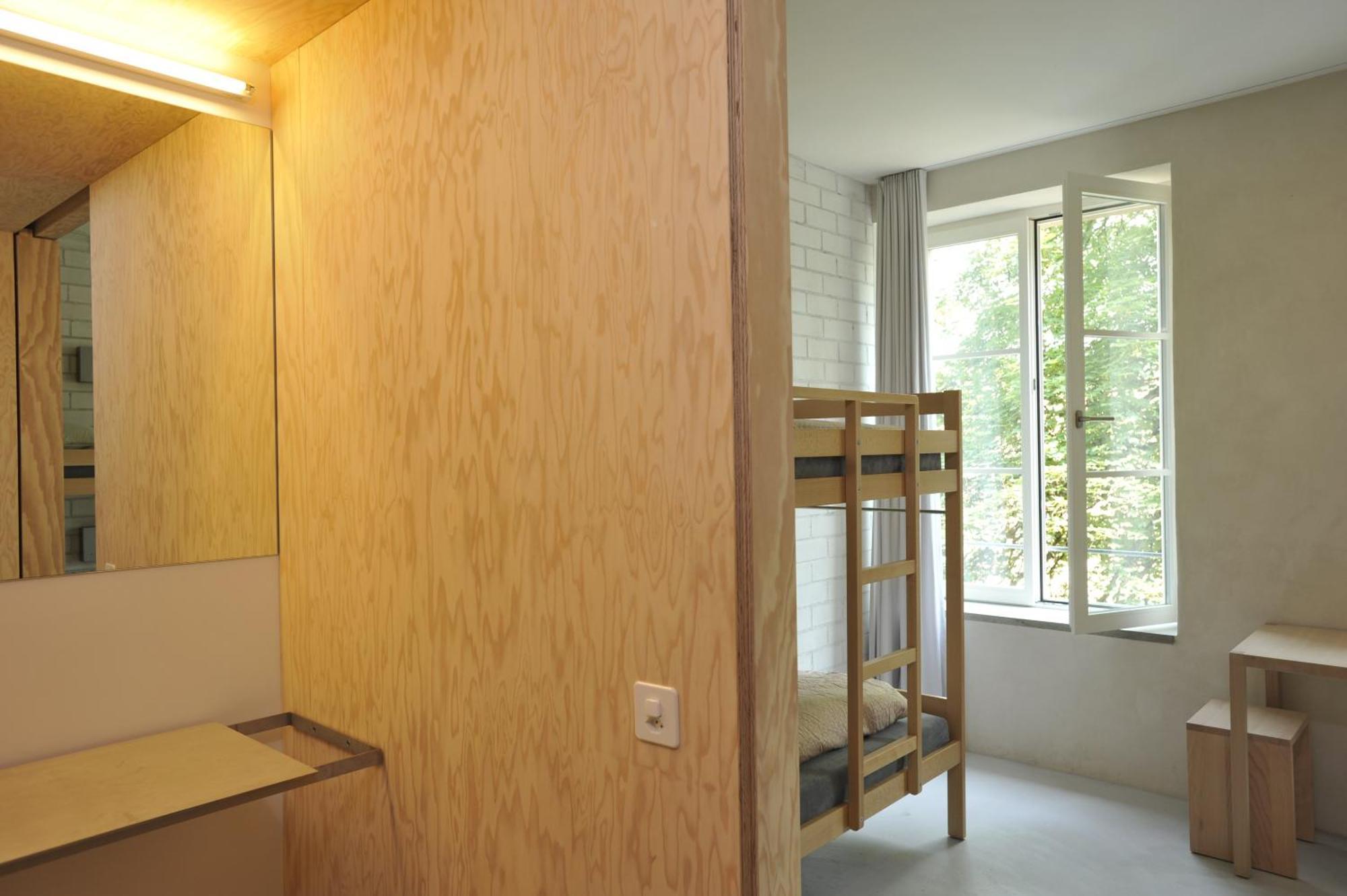 Einzelbett im Vierbettzimmer