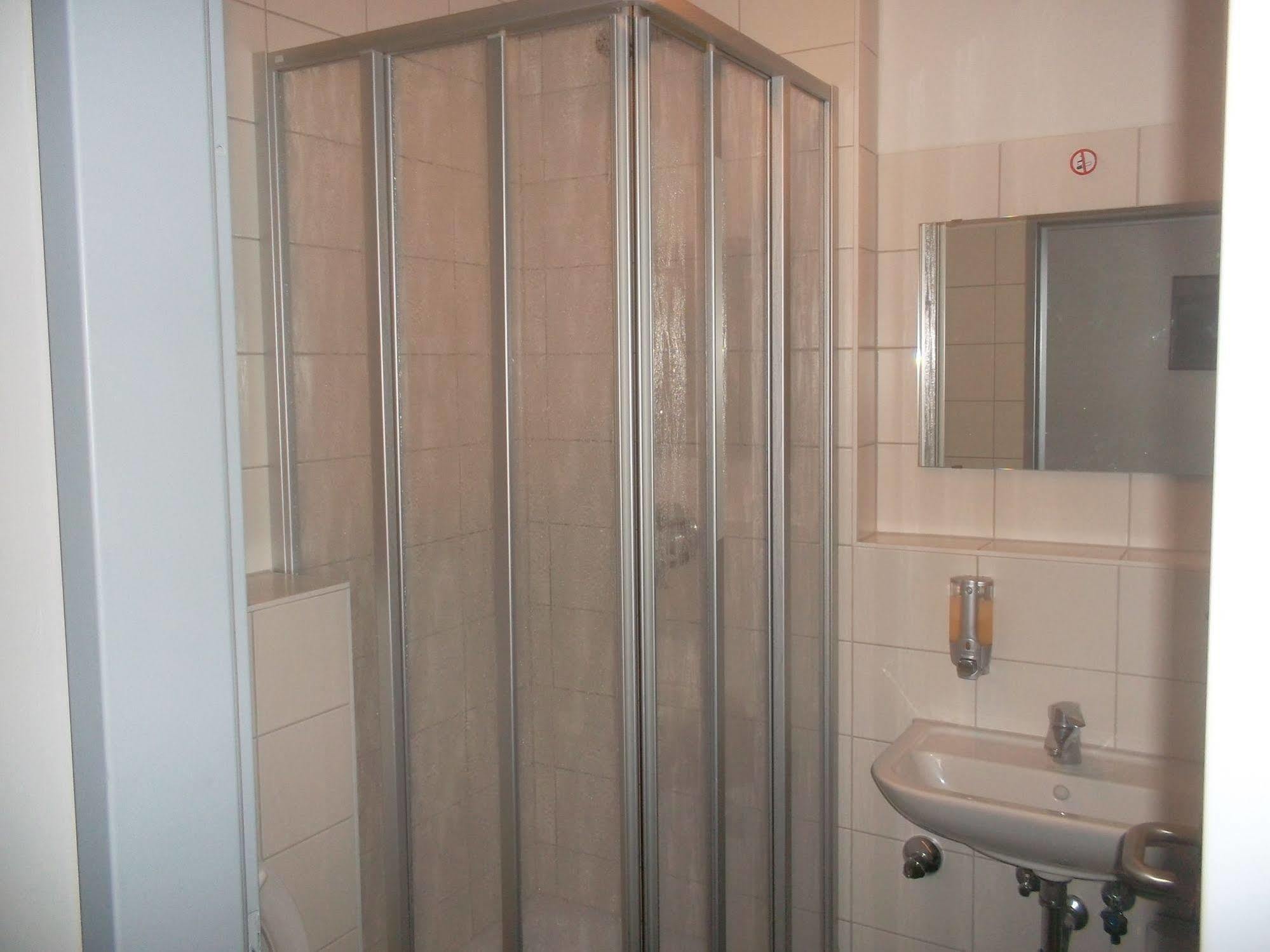 Bett im Schlafsaal für 8 Personen mit Badezimmer