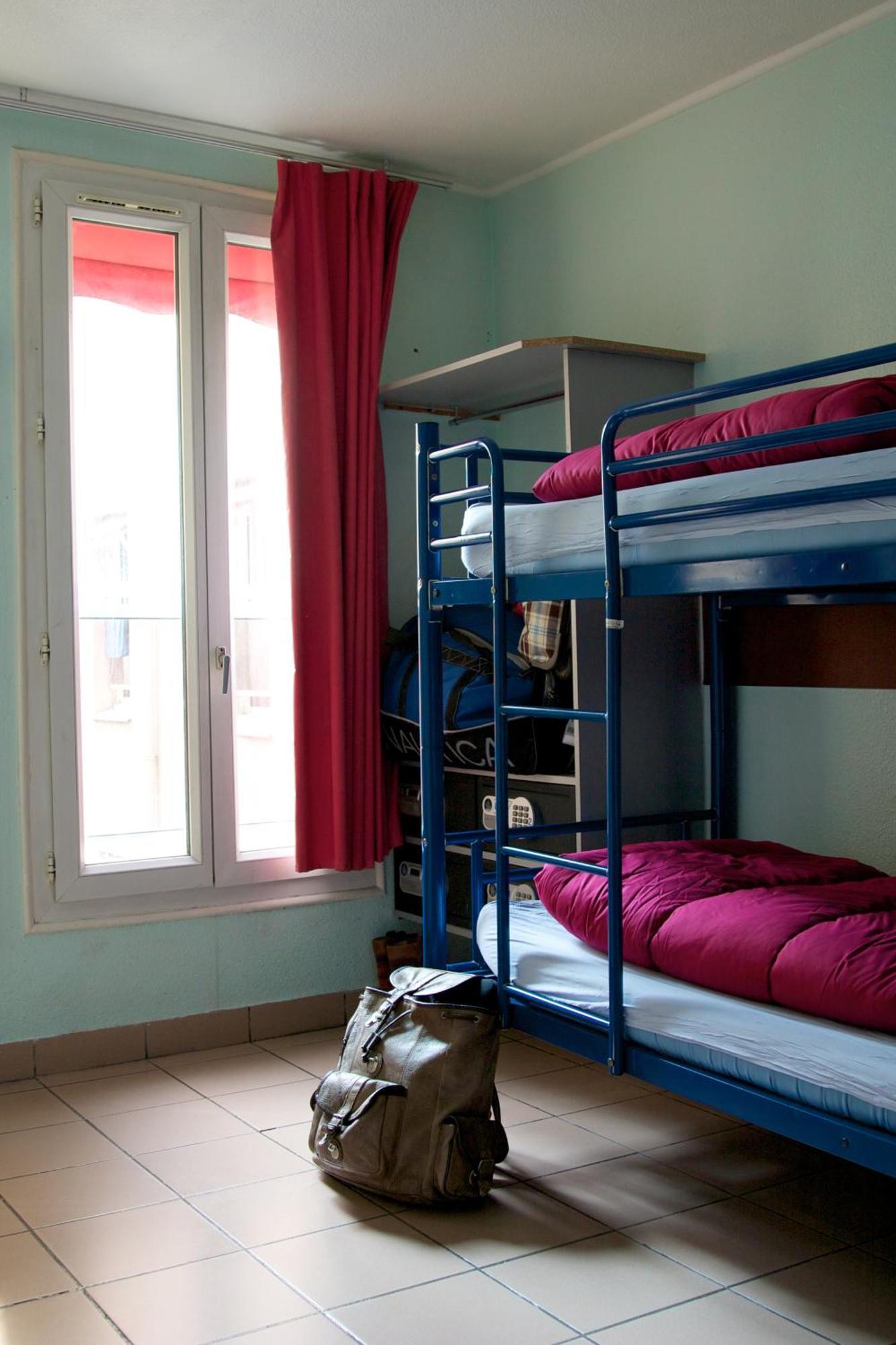 Bett im gemischten Schlafsaal mit 2 Betten und Gemeinschaftsbad