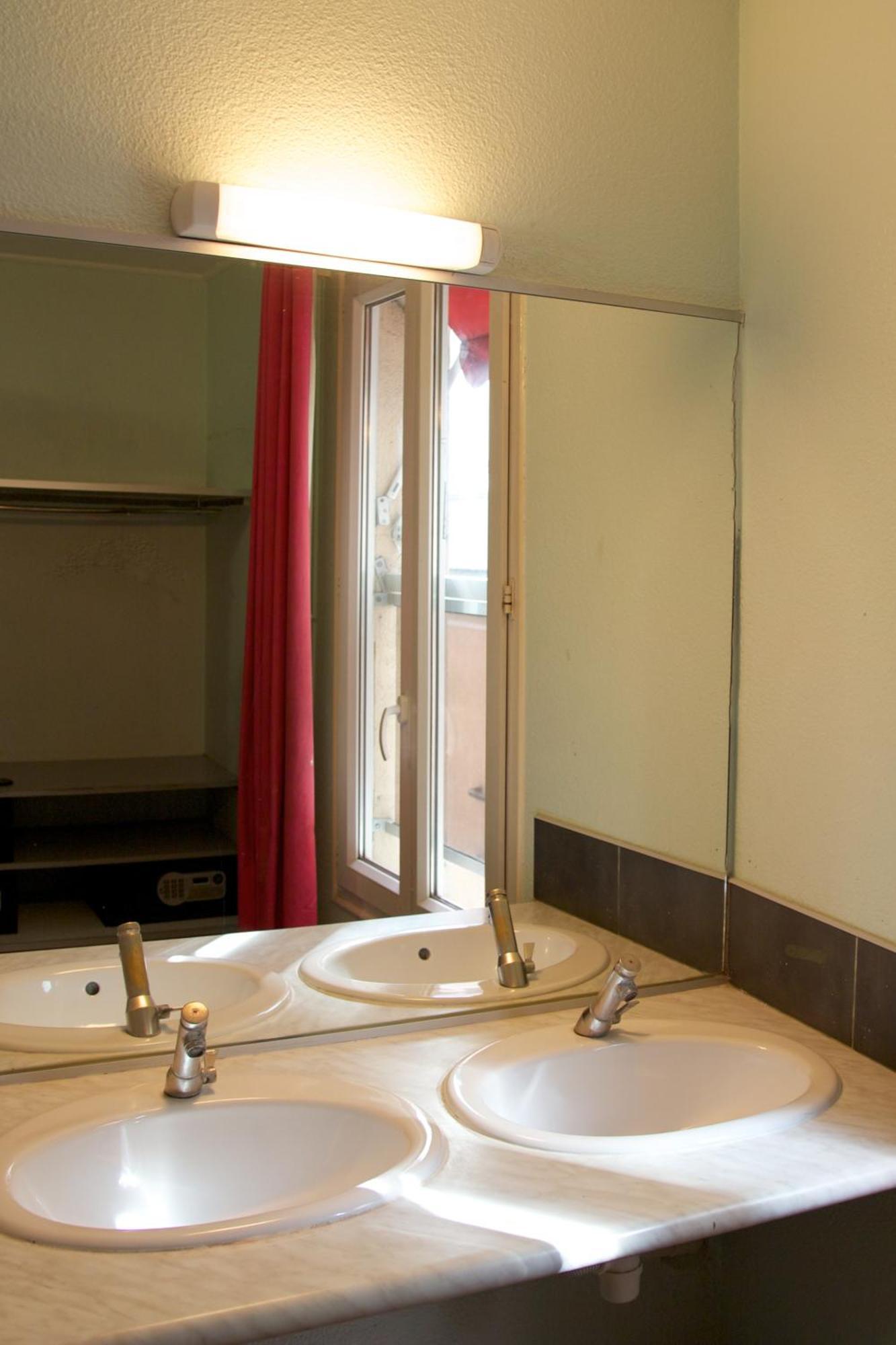 Zweibettzimmer mit Gemeinschaftsbad