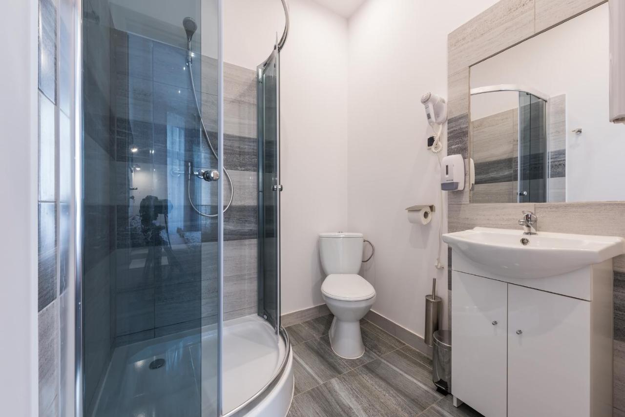 Comfort Dreibettzimmer mit Dusche
