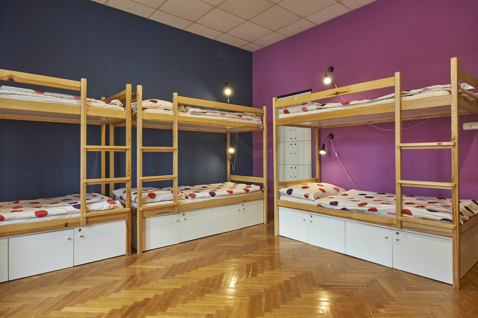Bett im gemischten Schlafsaal mit 10 Betten