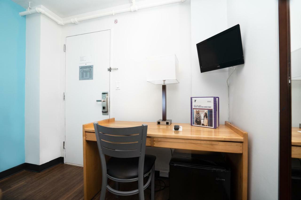 Privates Deluxe Zimmer mit Etagenbett und halbprivatem Bad
