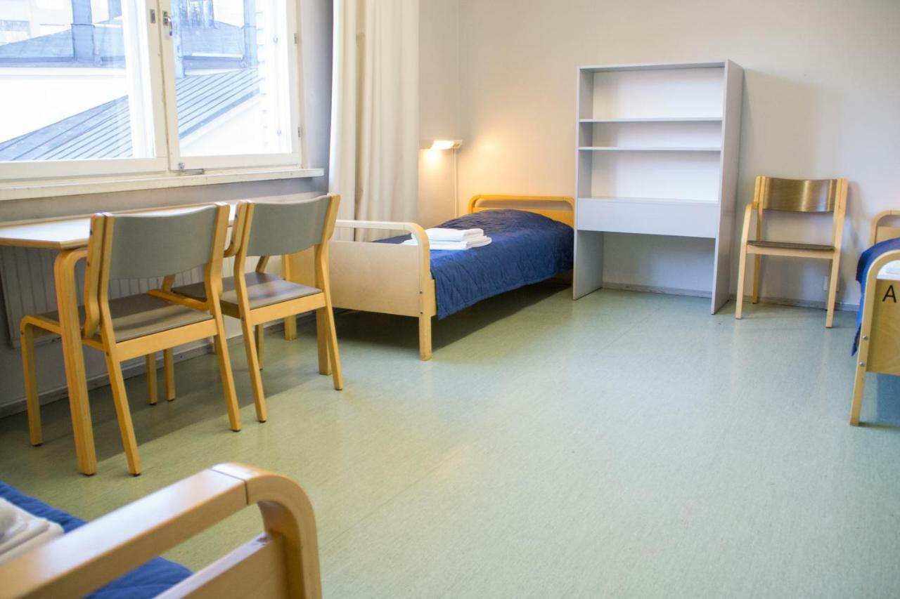 Budget Einzelbett im Gemeinschaftszimmer für Damen mit 3 Betten und Gemeinschaftsbad