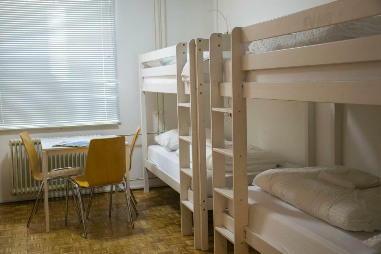 Vierbettzimmer mit Gemeinschaftsbad
