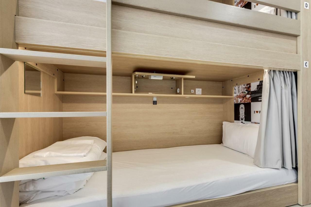 6-Bett-Zimmer mit Balkon