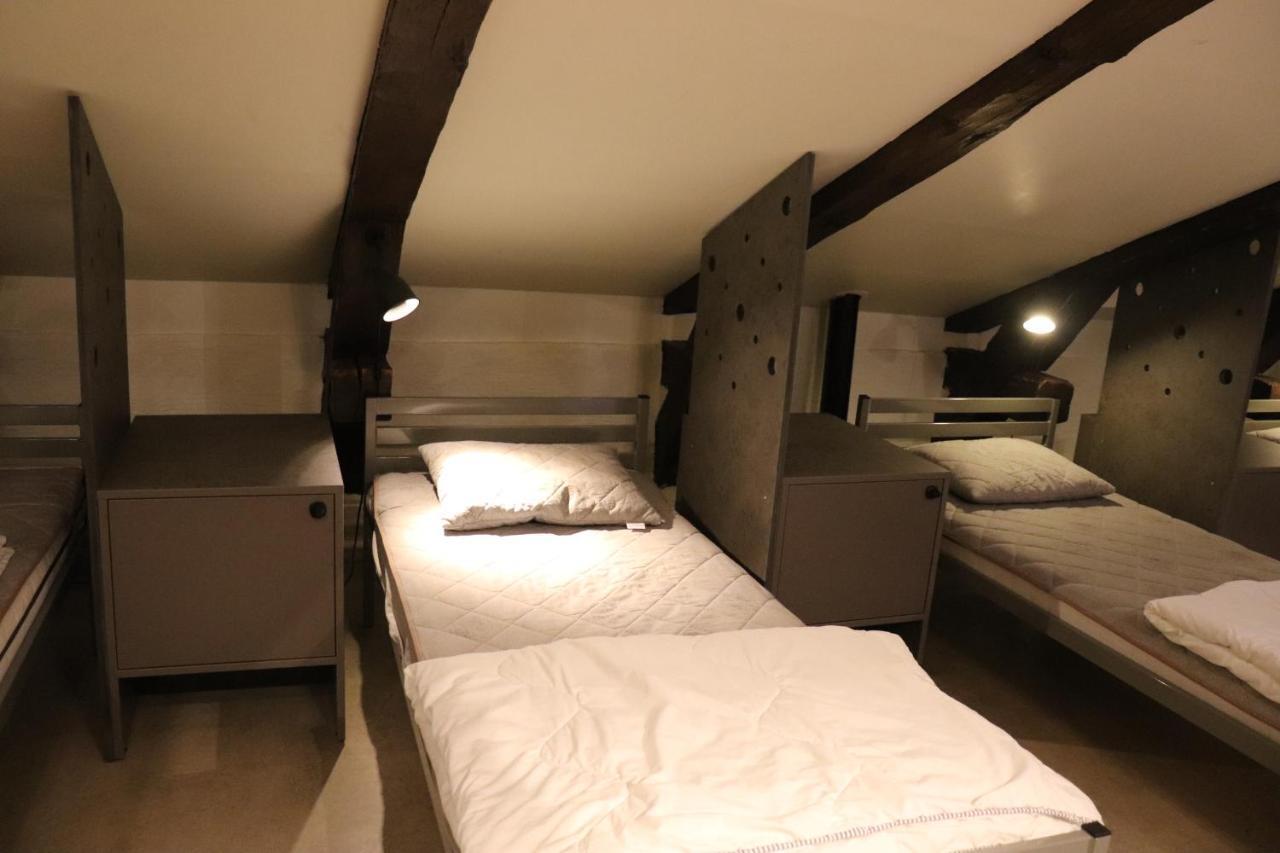 Bett im gemischten Schlafsaal mit 16 Betten