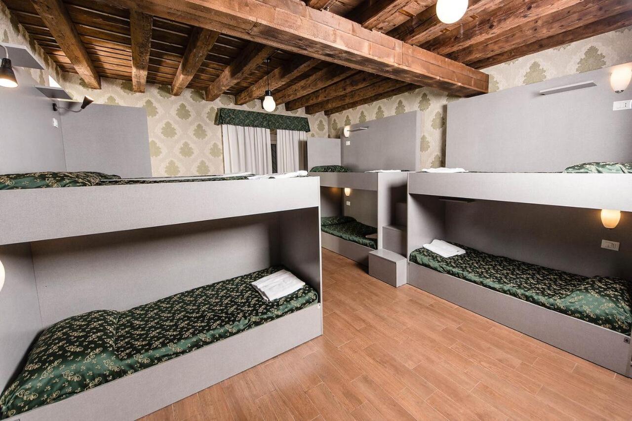 Bett im gemischten Schlafsaal mit 8 Betten
