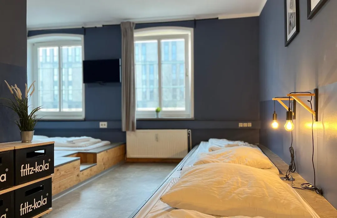 Blue Doors Hostel KTV-1