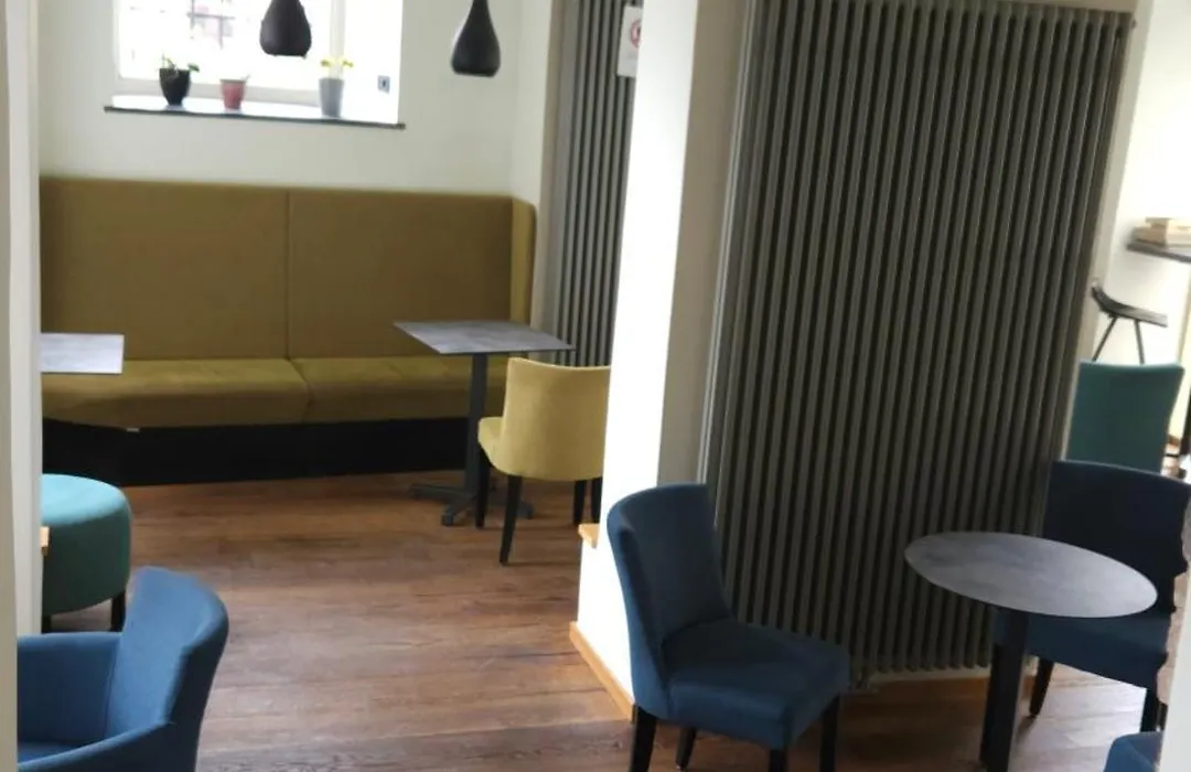 AdHoc Hostel-1