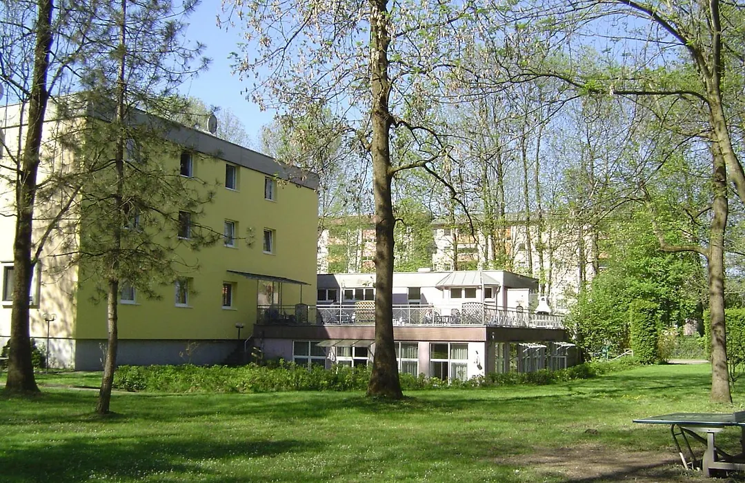 Eduard-Heinrich-Haus, Hostel-1