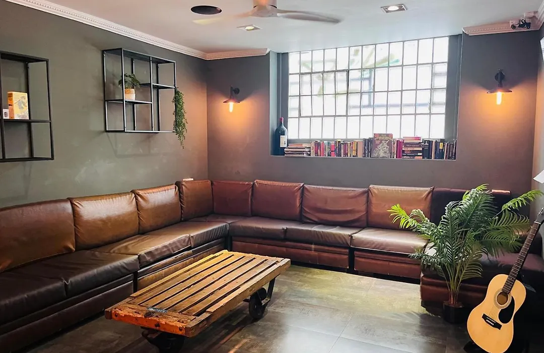 Black Swan Hostel-1