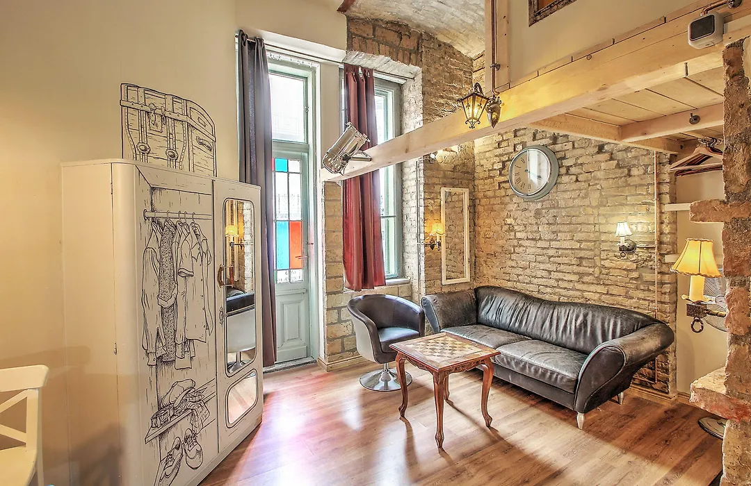 Lavender Circus Hostel, Doubles & Ensuites-1