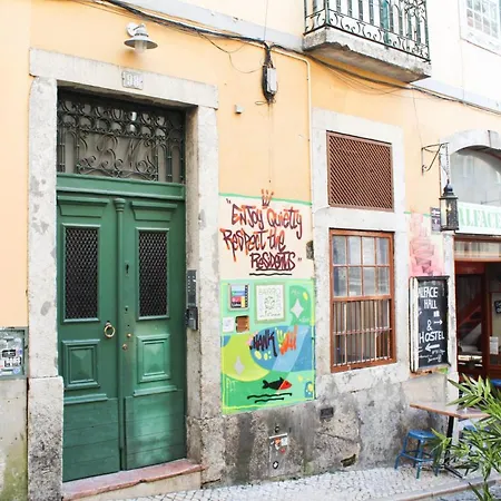 Alface Hall Hostel & Bar-3