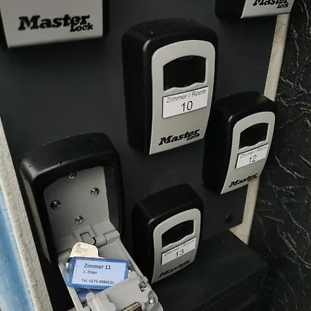 Adam'S Hostel - Self Check-In & Only Private Rooms-2