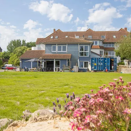 Hostel oder Ferienwohnung 1-16 Personen im BLAUEN HAUS-2