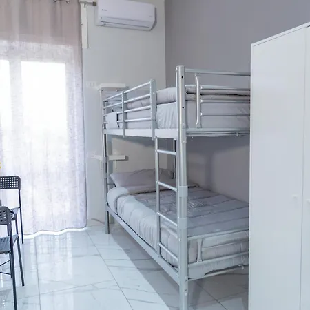 Hostel Partenope-2