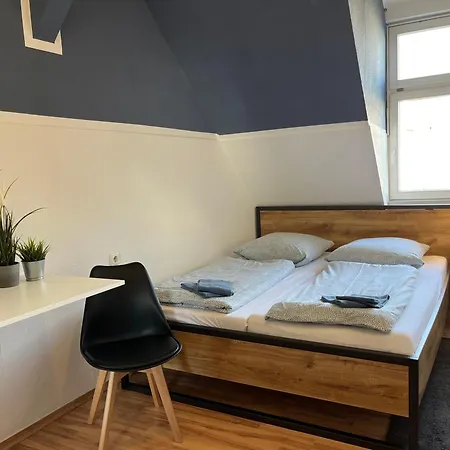 Blue Doors Hostel Altstadt-3