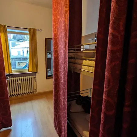 Hostel Très Schick-3