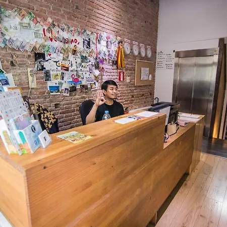 Black Swan Hostel-3