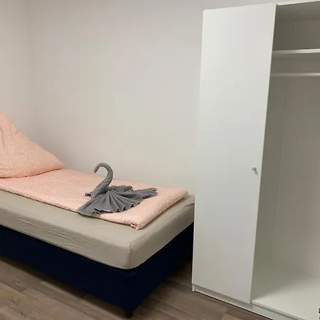 Central Private Rooms In Popular Neighborhood-3