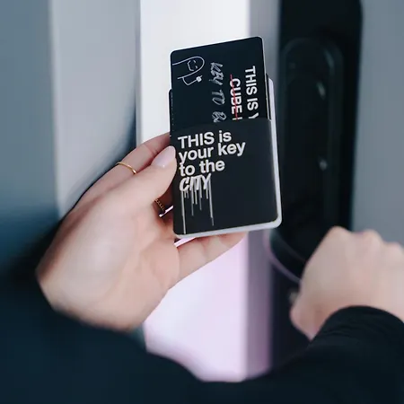 This HoTel-3