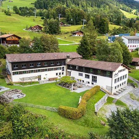 Family & Mountain Lodge C'Est La Vie-3