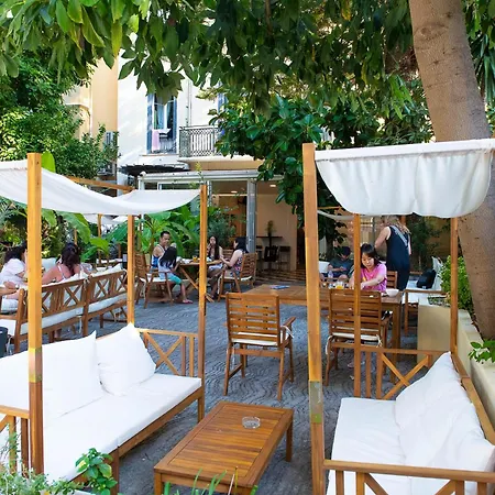 Auberge De Jeunesse Hi Nice Les Camelias-3