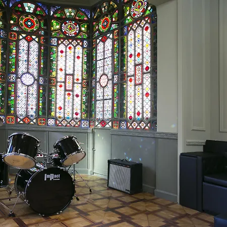 Sant Jordi Hostels Rock Palace-3