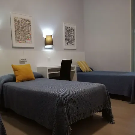 Hostal Lesseps-2