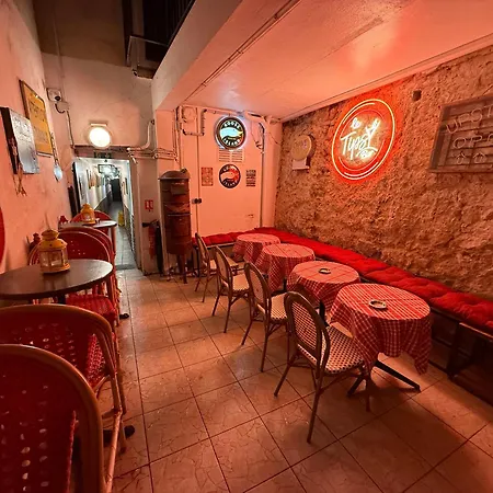 Hostel Du Globe-2