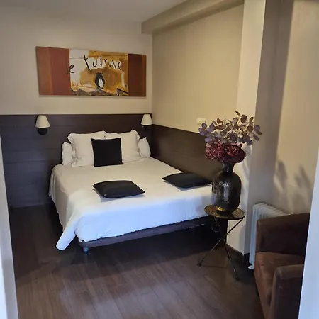 THC Tirso Molina Hostel-3