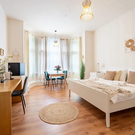 Celine Prague Luxury Hostel-2