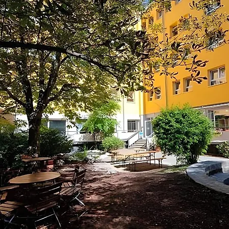 Hostel Haus International-2