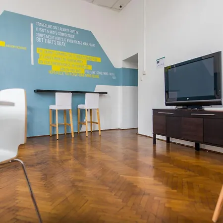 2B Hostel&Rooms-3