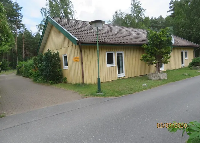 Gruppenbungalow-Waldhaus-Am Ferienpark Mirow