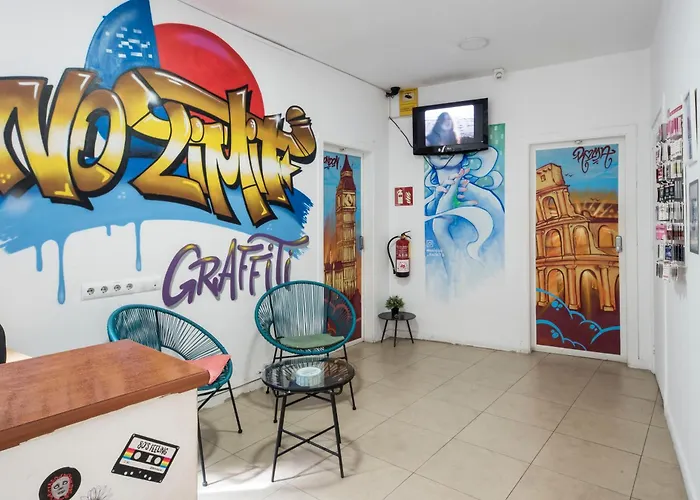 No Limit Hostel Graffiti Barcelona