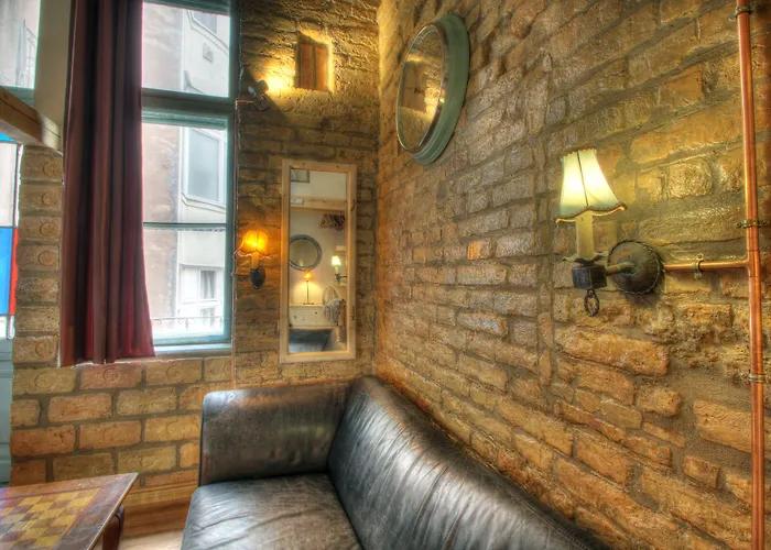 Lavender Circus Hostel, Doubles & Ensuites Budapest