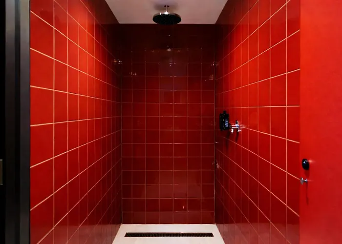 Hostel Latroupe Prado Madrid