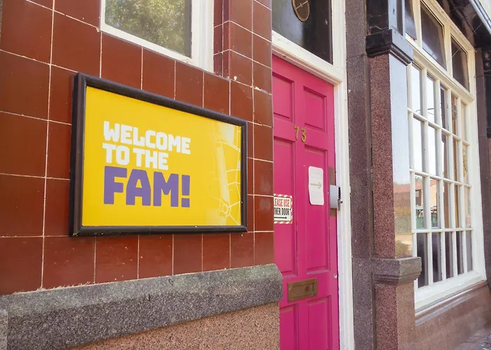 Hostel Onefam Waterloo 18-36 Years Old London
