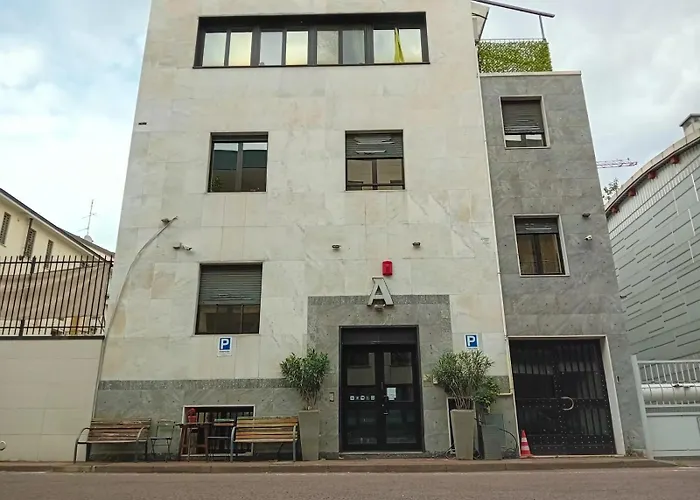 Hostel Atmos Luxe Navigli Mailand